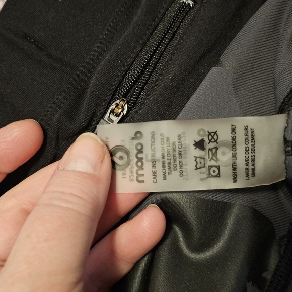 EUC Mono B High-Waisted Black Camo Leggings - Size L - Picture 4 of 4